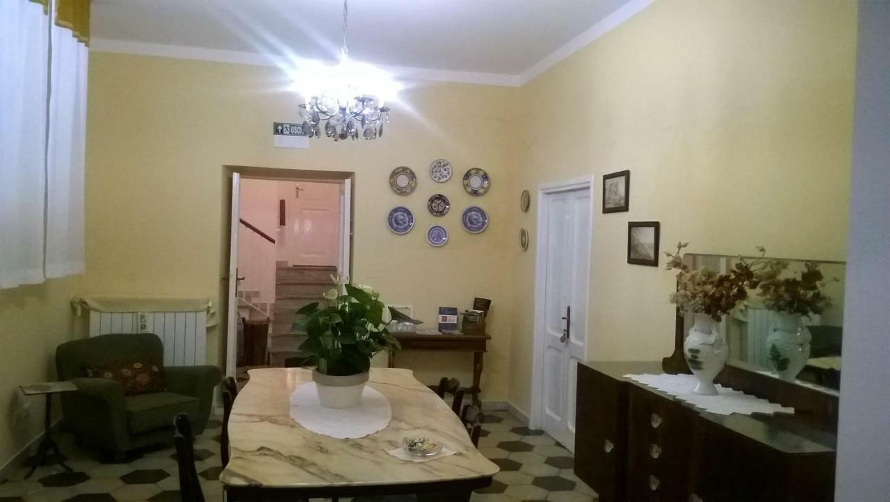 Angelina Antica Dimora Bed & Breakfast Terracina Exterior photo